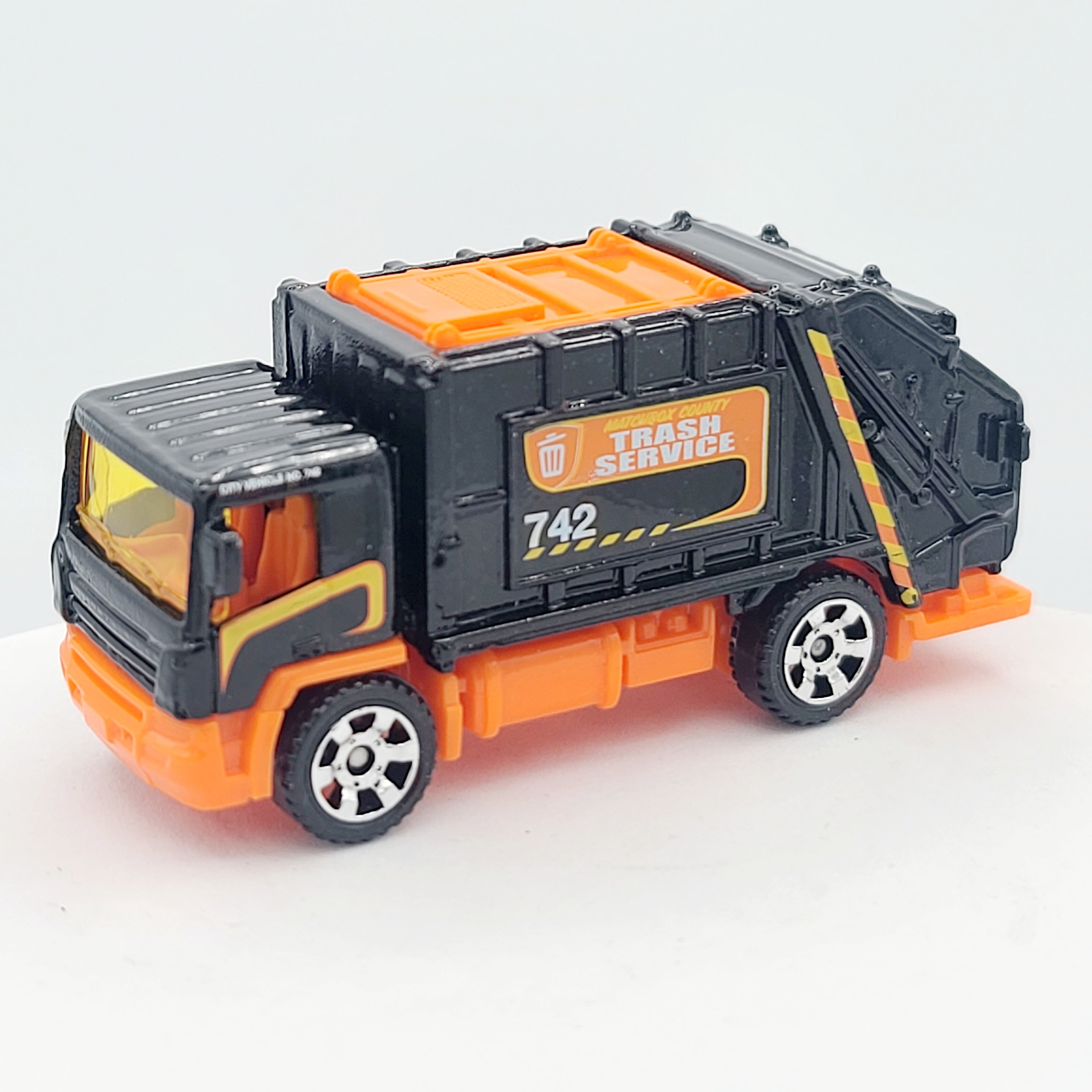Matchbox '08 Garbage Truck (2012 MBX 5 Pack Exclusive - City Works)